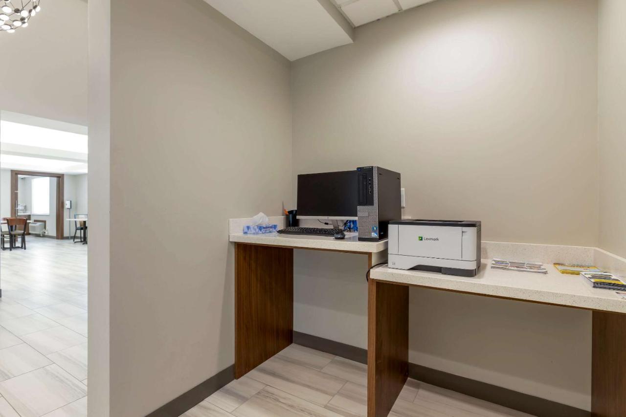 Comfort Inn & Suites Muskogee Bagian luar foto