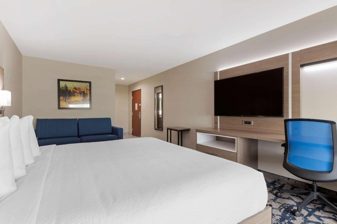 Comfort Inn & Suites Muskogee Bagian luar foto